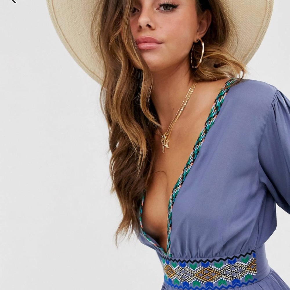 🌟ASOS Design Flare sleeve romper embroidered🌟 - Picture 3 of 9